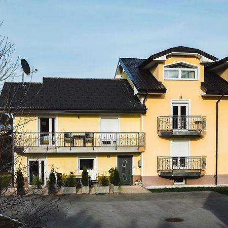 Ferienwohnung Schoenblick Weissenbach am Lech Exterior foto