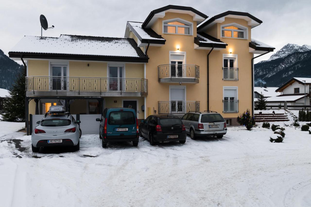 Ferienwohnung Schoenblick Weissenbach am Lech Exterior foto