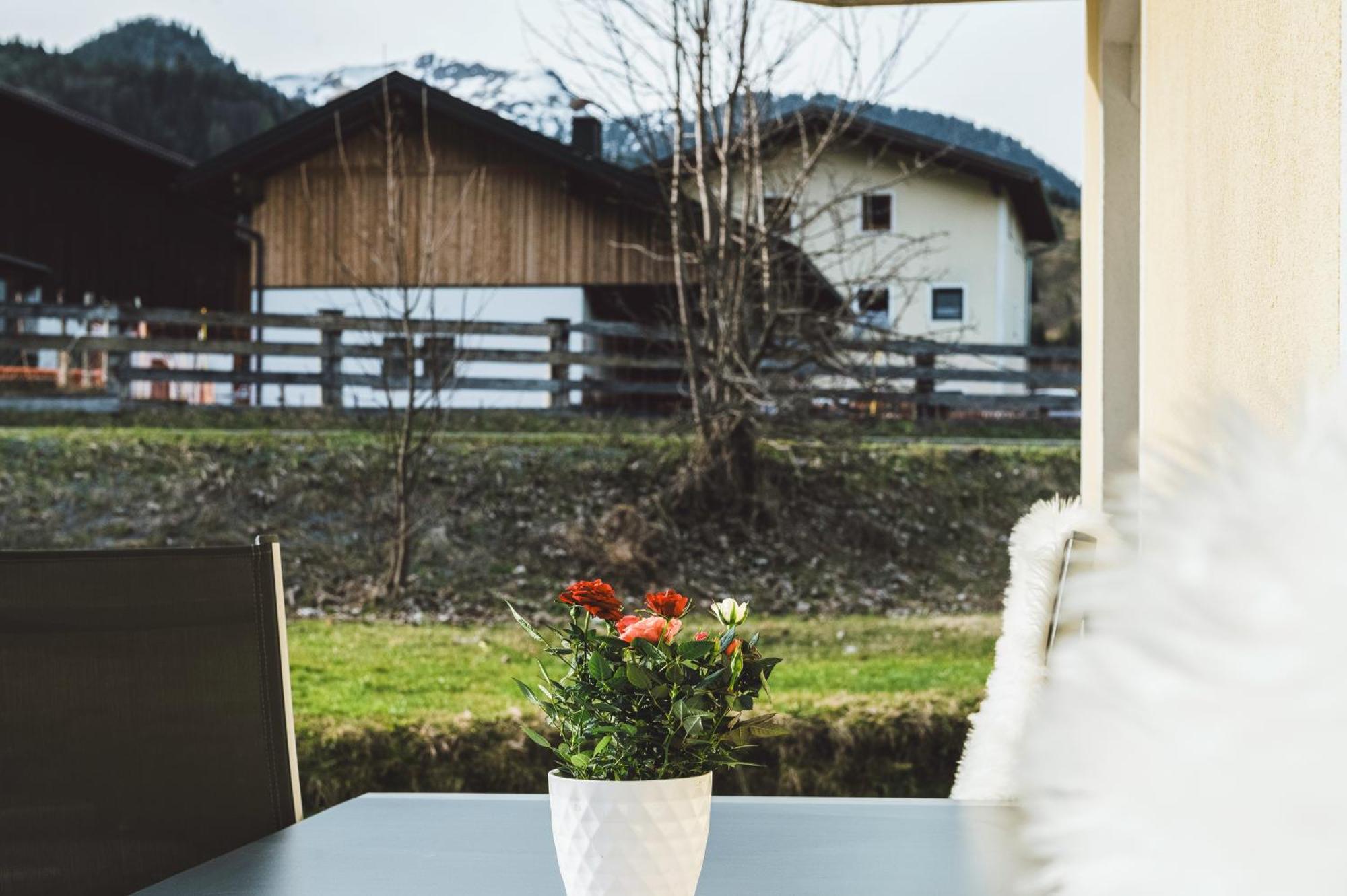 Ferienwohnung Schoenblick Weissenbach am Lech Exterior foto